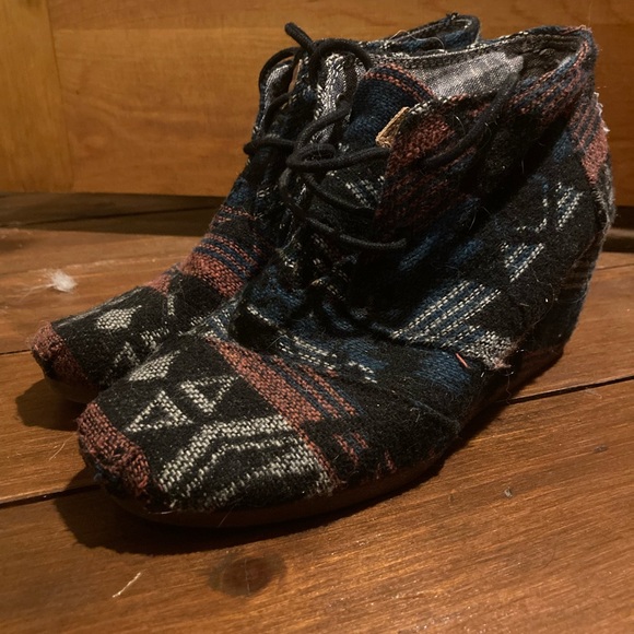 TOMs | Wedge | 7 - Picture 3 of 9